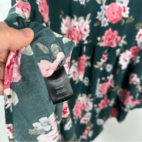 TORRID Emma Babydoll Challis Button Front Green Tunic Floral Size 2 - Picture 7 of 7